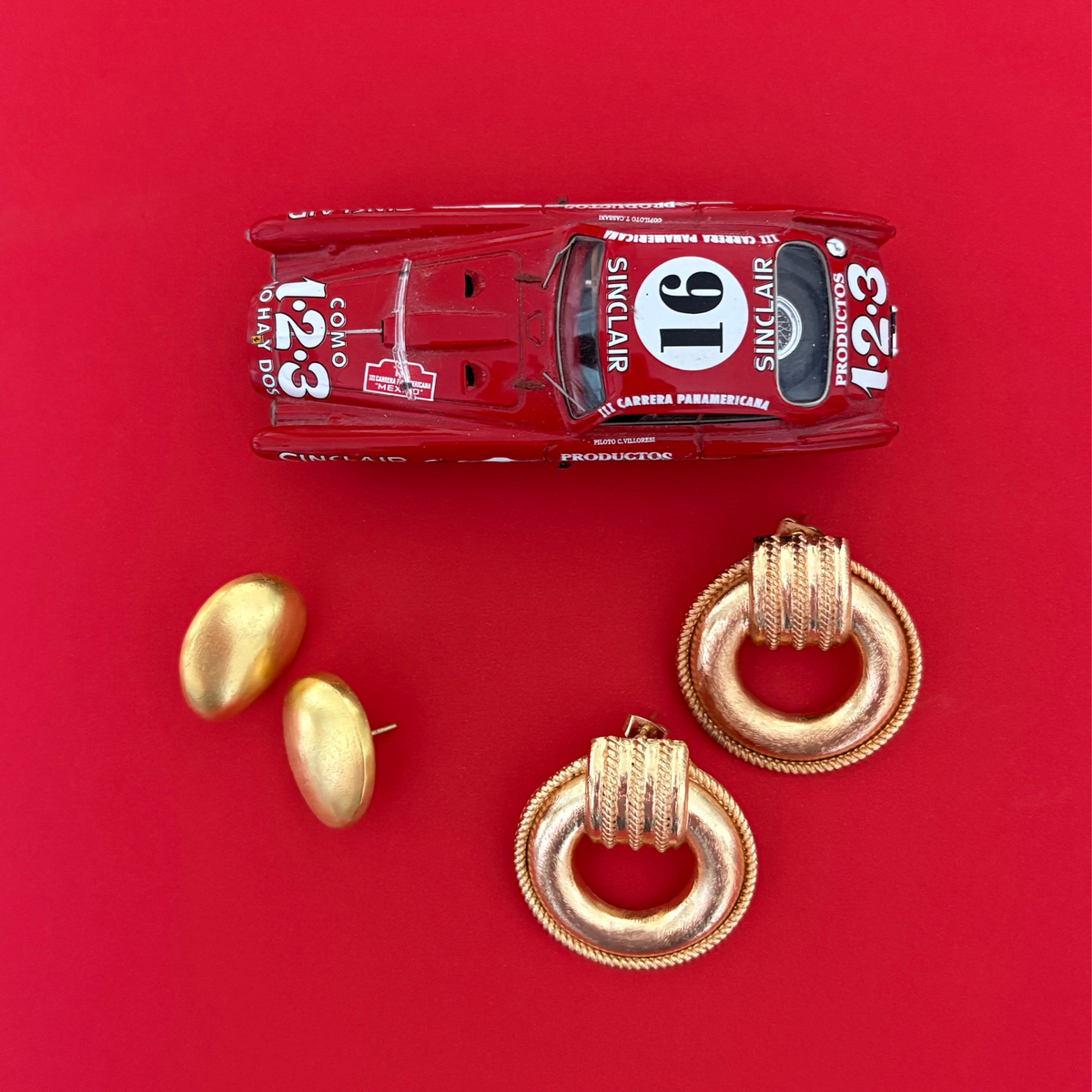 ILLUMINO MATTE OVAL GOLD EARRINGS